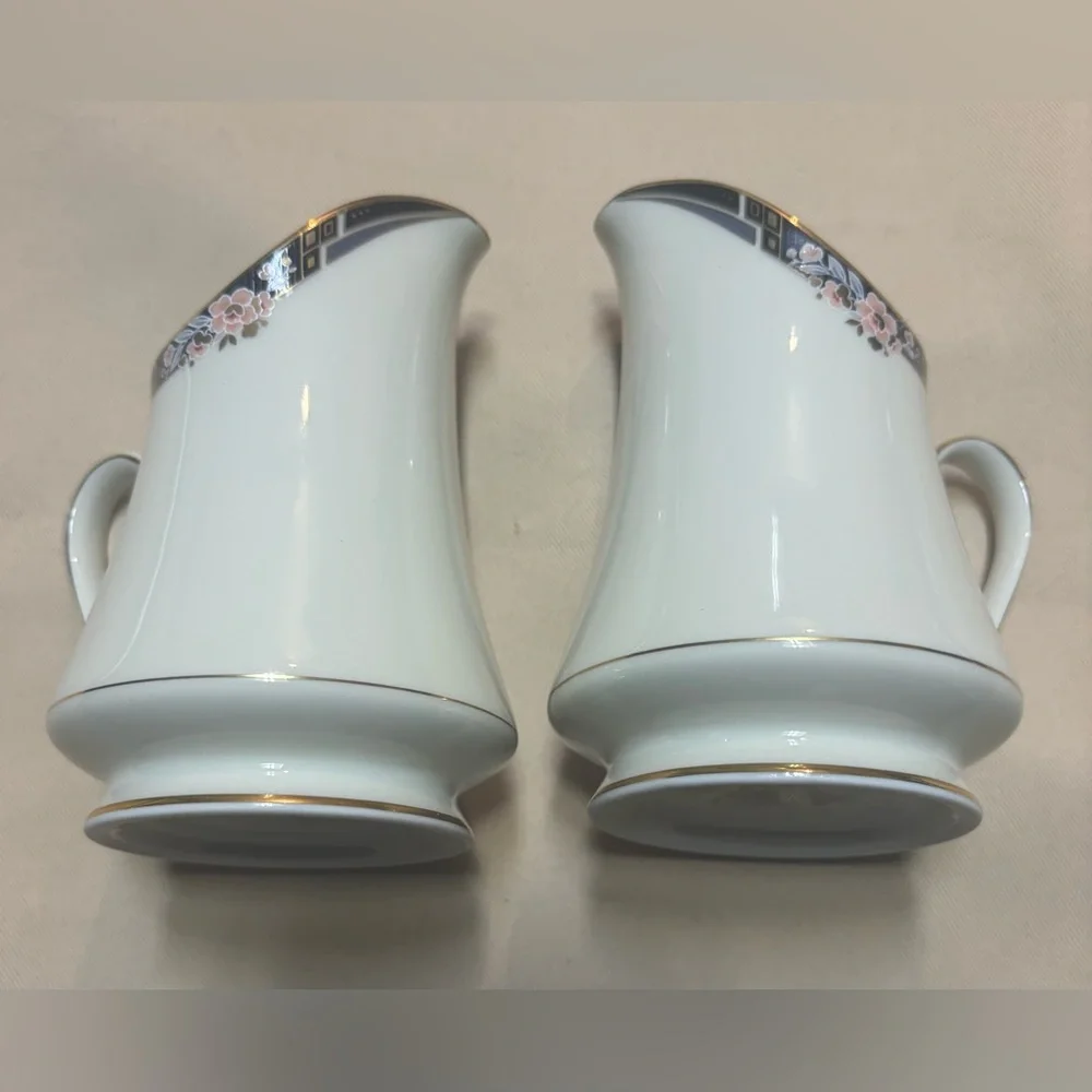 MIKASA Florisse Black L2841 Fine China CREAMERS - Set of 2‎ - Floral